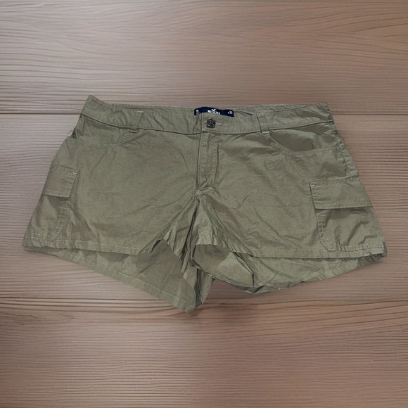 Hollister Pants - HOLLISTER Shorts Low-rise Muted Green 100 % Cotton Shorts Juniors Size 15 w32